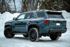  Is AWD Worth It in Ontario? Your Definitive 2025 Guide from 401 Group Experts